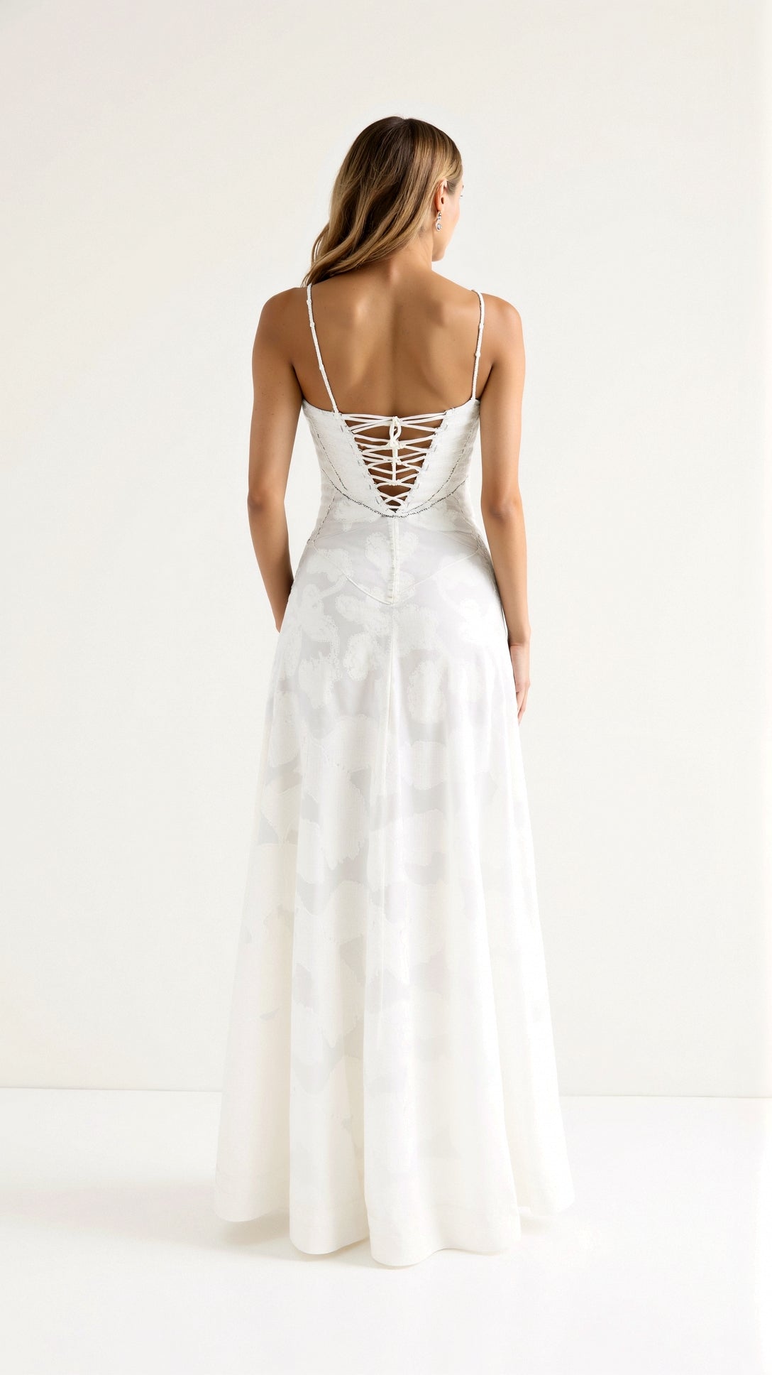 Lace Maxi Dress with Sweetheart Neckline – Arabelle