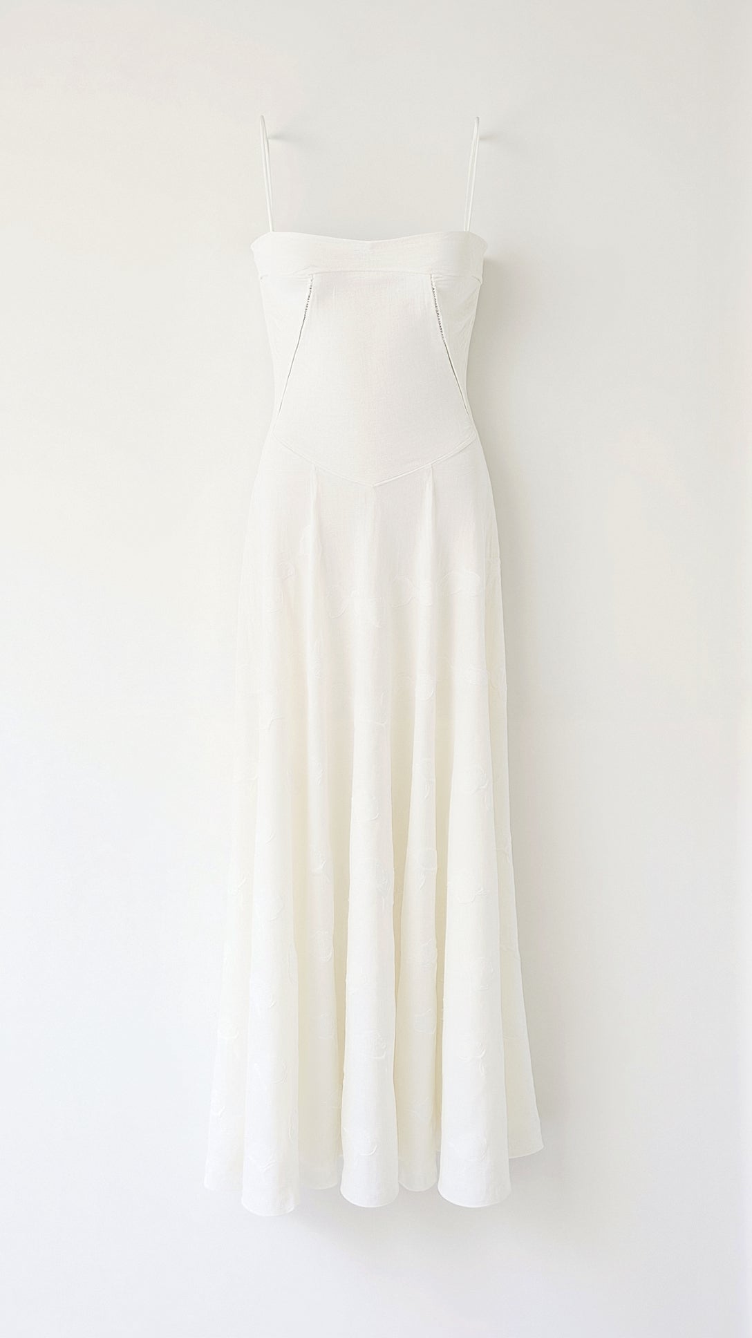 Lace Maxi Dress with Sweetheart Neckline – Arabelle